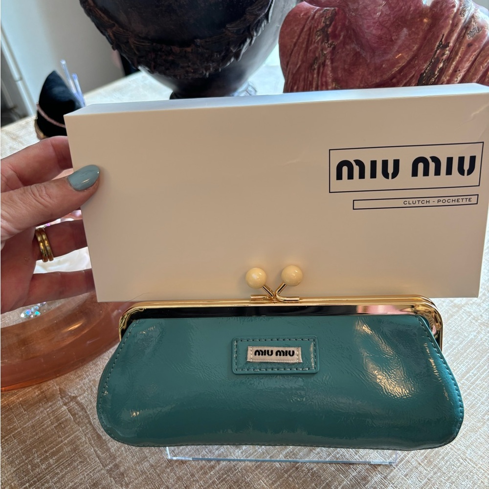 NIB Miu Miu Parfum Tiffany Blue Patent Leather Pouchette Clutch GWP w Strap - Picture 5 of 16